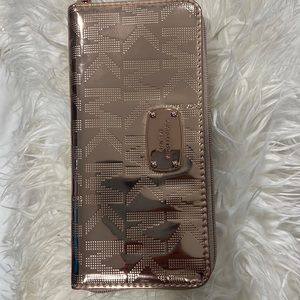 Micheal Kors Rose Gold Wallet